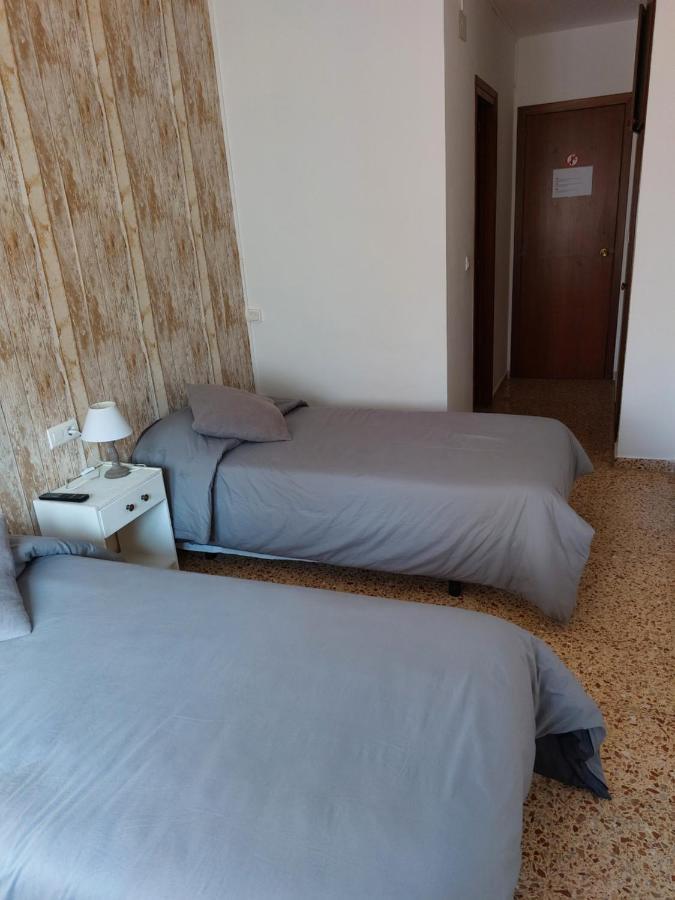 Hostal Braseria Tivissa Exterior photo