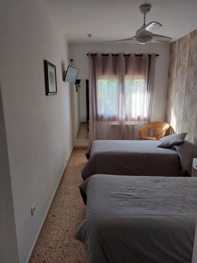 Hostal Braseria Tivissa Exterior photo