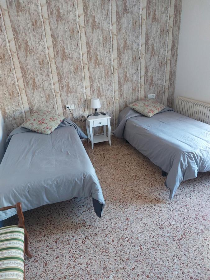 Hostal Braseria Tivissa Exterior photo