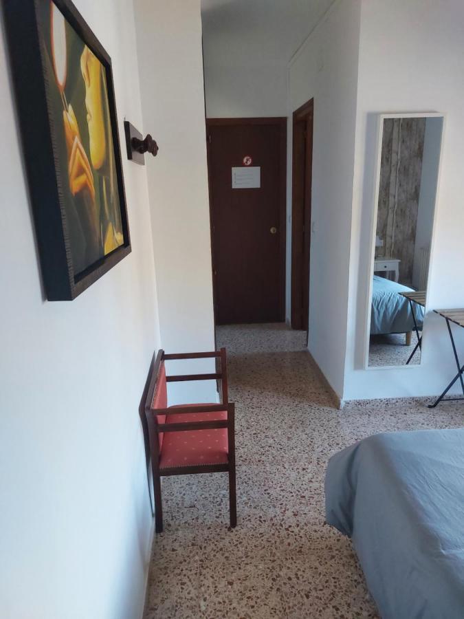 Hostal Braseria Tivissa Exterior photo