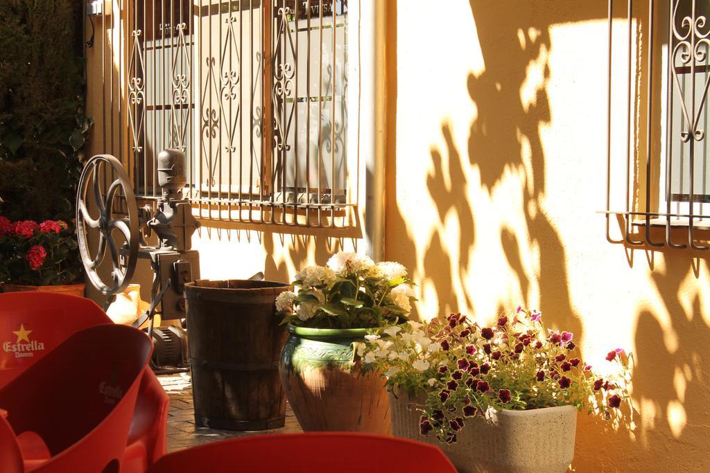 Hostal Braseria Tivissa Exterior photo
